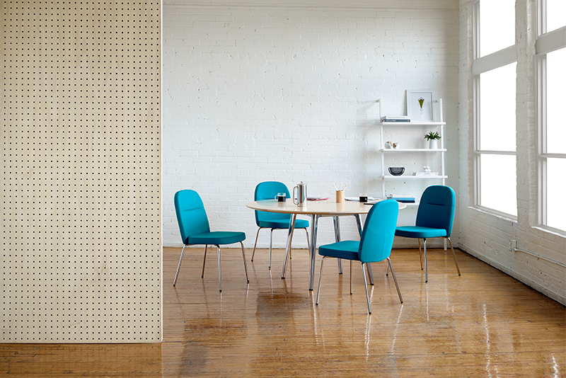Collo armless side chairs with Syz table